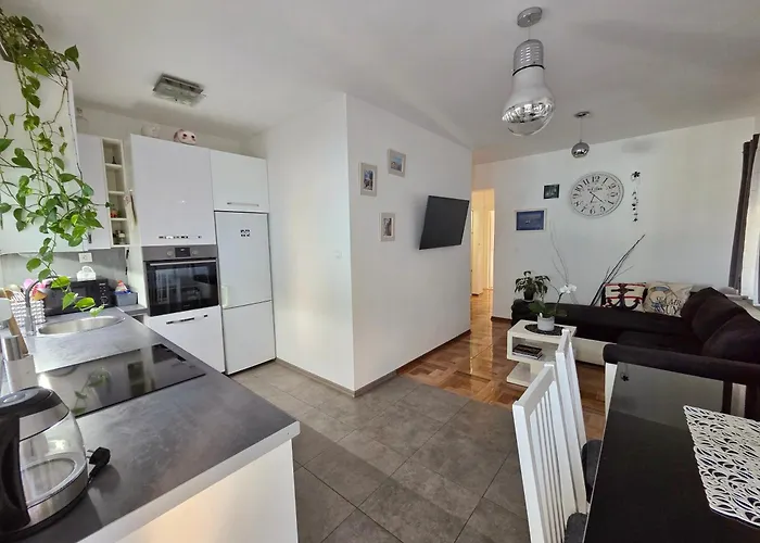 公寓 Tia, Private Terrace, Sea View, Jacuzzi 特罗吉尔