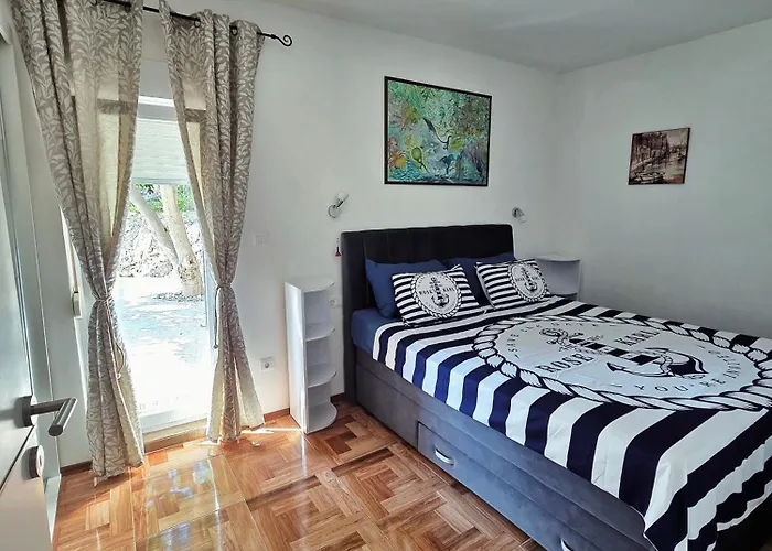 Tia, Private Terrace, Sea View, Jacuzzi * 特罗吉尔