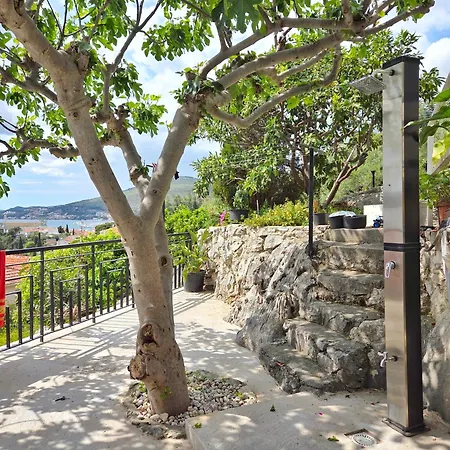 Tia, Private Terrace, Sea View, Jacuzzi Appartement Trogir
